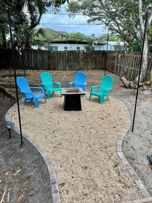 Beach Bungalow In Downtown Cocoa Beach Villa Exterior photo